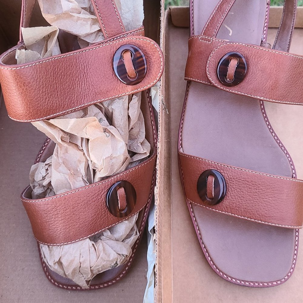Unisa Leather Adjustable Saddle Sport Sandals Size 10